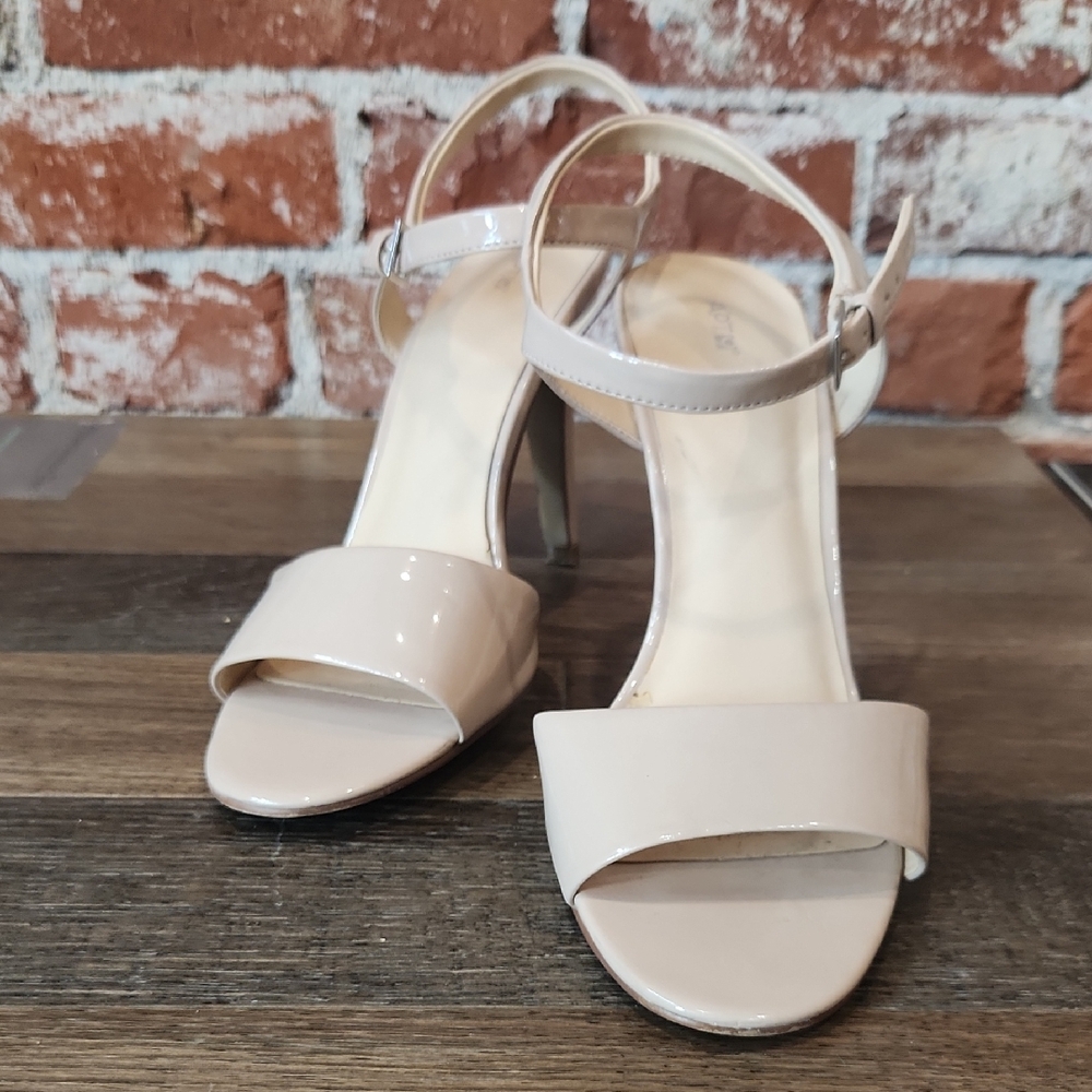 Chic Nude Apt.9 Women's Heels